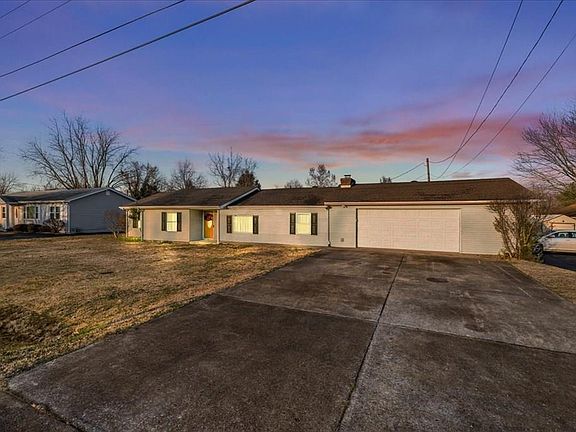 5th image of 211 Randall Dr