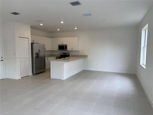 18835 SW 315th St — Photo 2
