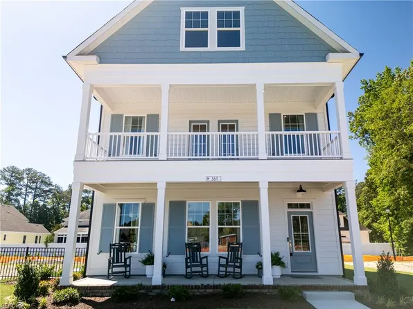 389 Scotland Ln, Chesapeake, VA 23320