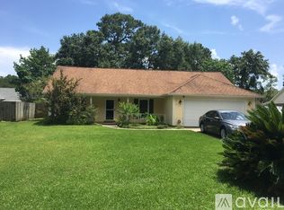 6813 Oakhurst Dr, Ocean Springs, MS 39564