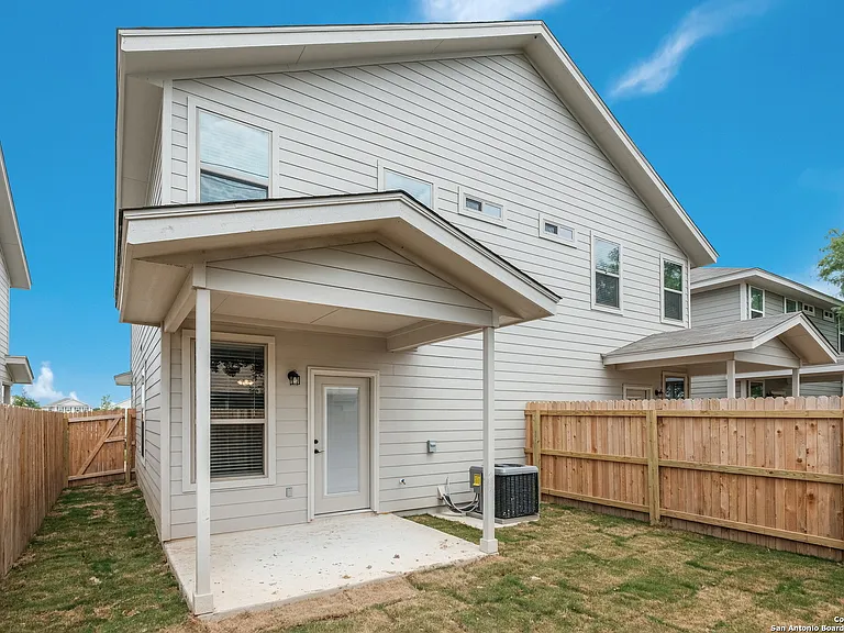 2507 Lynwood Bnd — Photo 18
