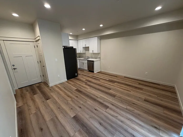 Lincoln St. Apartments — Photo 22