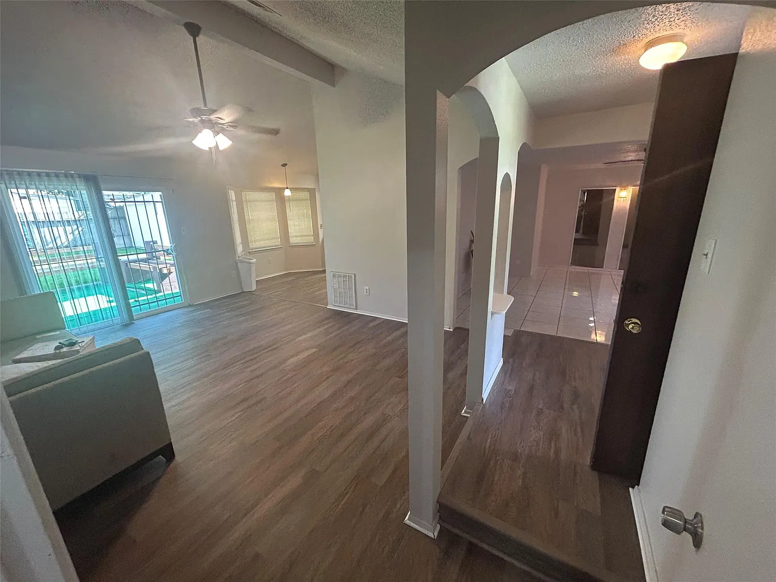 3 bed, 2.0 bath, 1522 sqft, $1,750 — Photo 2