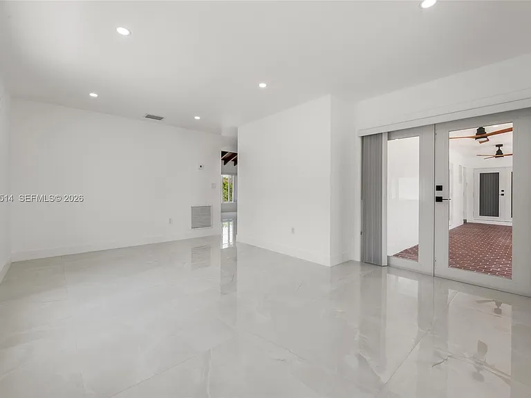 13445 SW 20th Ter — Photo 11