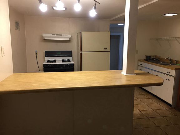 2nd image of 1603 Linden Ave #B