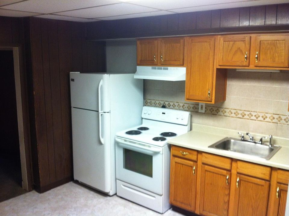 2nd image of 711 Durham Rd