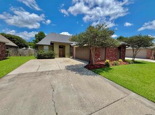 10073 Chanel Dr, Denham Springs, LA 70706