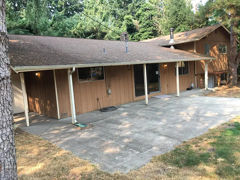 2407 106th Ave E — Photo 2
