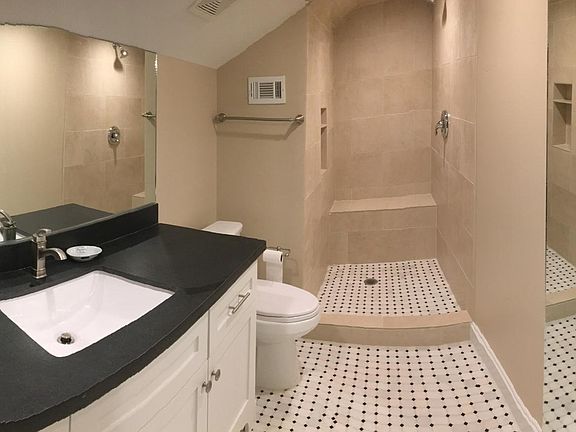 3rd image of 511 Turner Dr #1