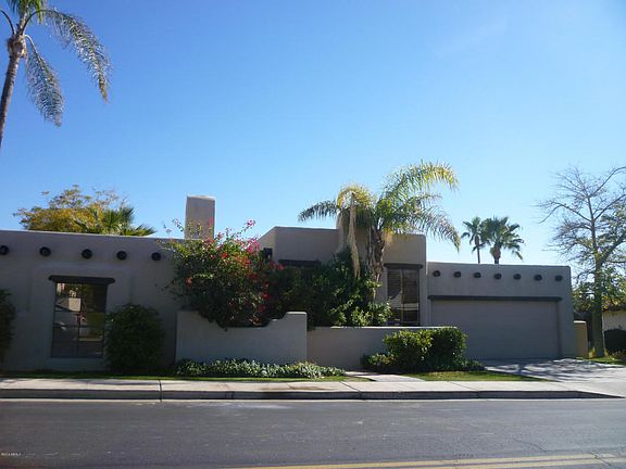 2nd image of 3139 E Claremont Ave