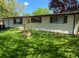1112 Brookwood Dr, Iowa City, IA