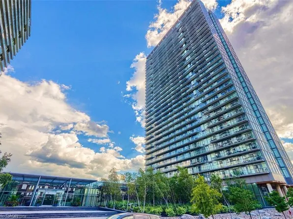 105 The Queensway #2206, Toronto, ON M6S 5B5
