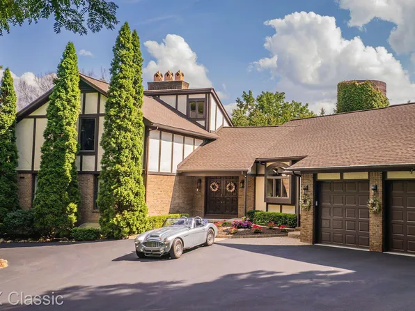 46011 W Nine Mile Rd, Novi, MI 48374