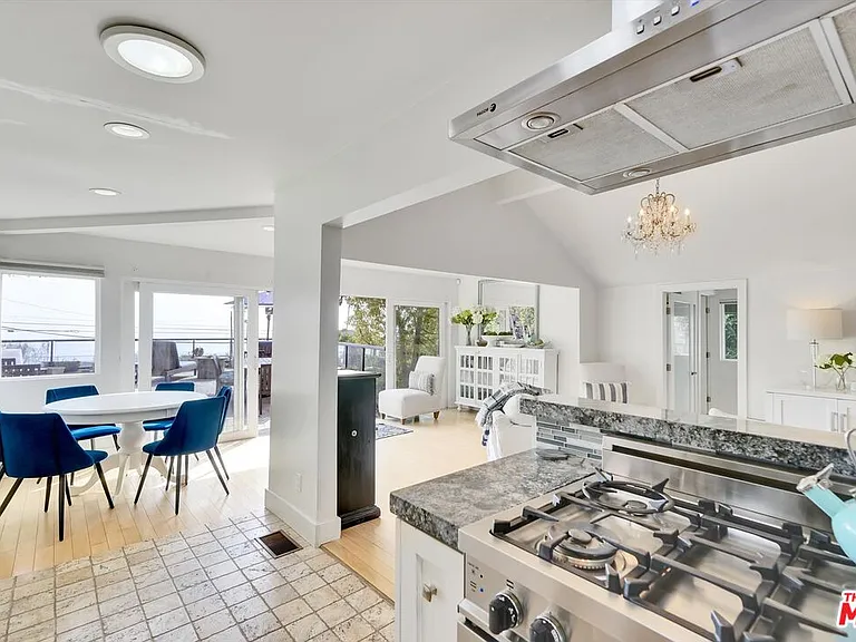 3966 Las Flores Canyon Rd — Photo 20