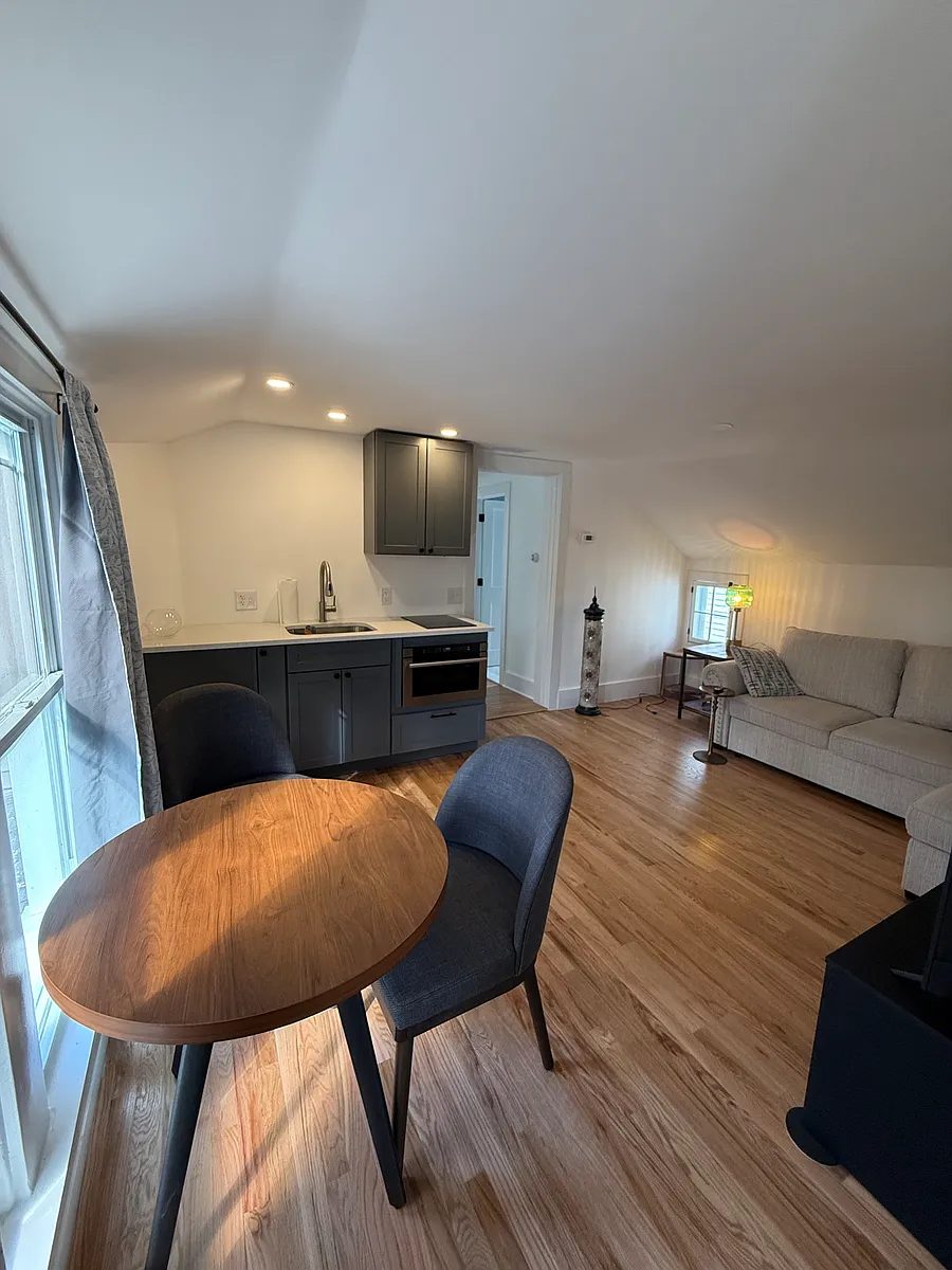 Living Room Kitchen - 86A Ludlow St #REAR