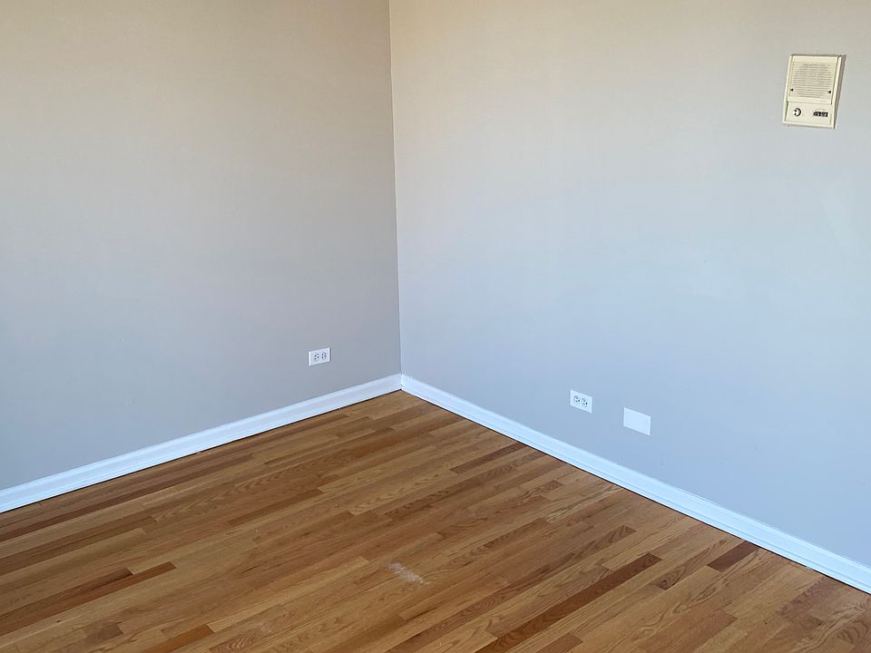 1st image of 1742 W Foster Ave APT 3
