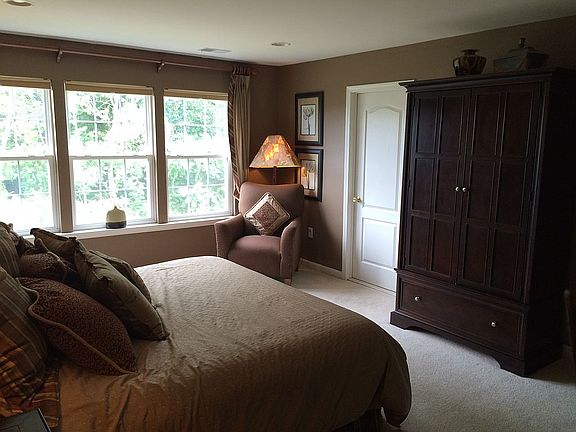 3rd image of 40 Black Bear Ct