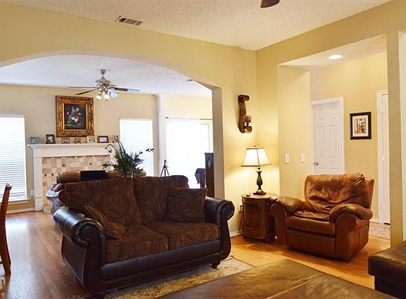 5th image of 1301 Marydale Dr