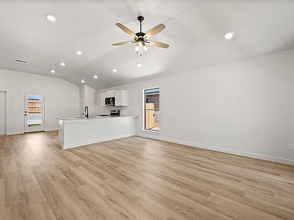 4th image of 2415 Bryan Ave