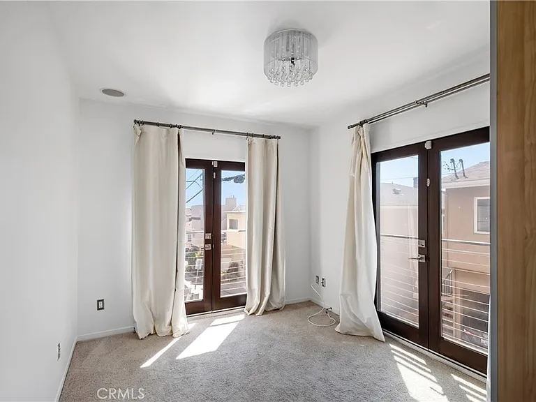 3316 Crest Dr — Photo 18