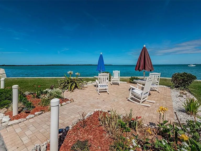 2 Causeway Blvd #208 — Photo 28