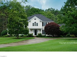 2210 Raintree Rd, Akron, OH 44333