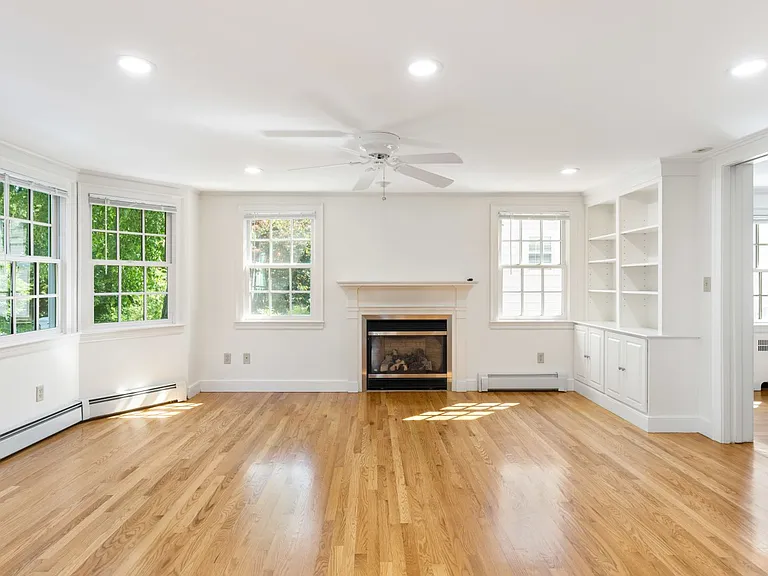 82 Allen Ave — Photo 7