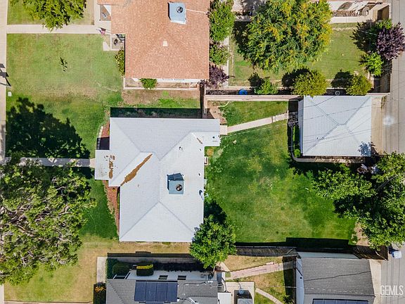2nd image of 2907 Truxtun Ave