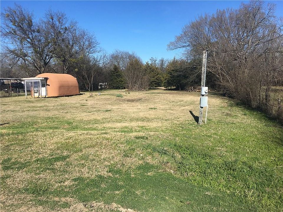 2nd image of 914 Vanderbilt Rd