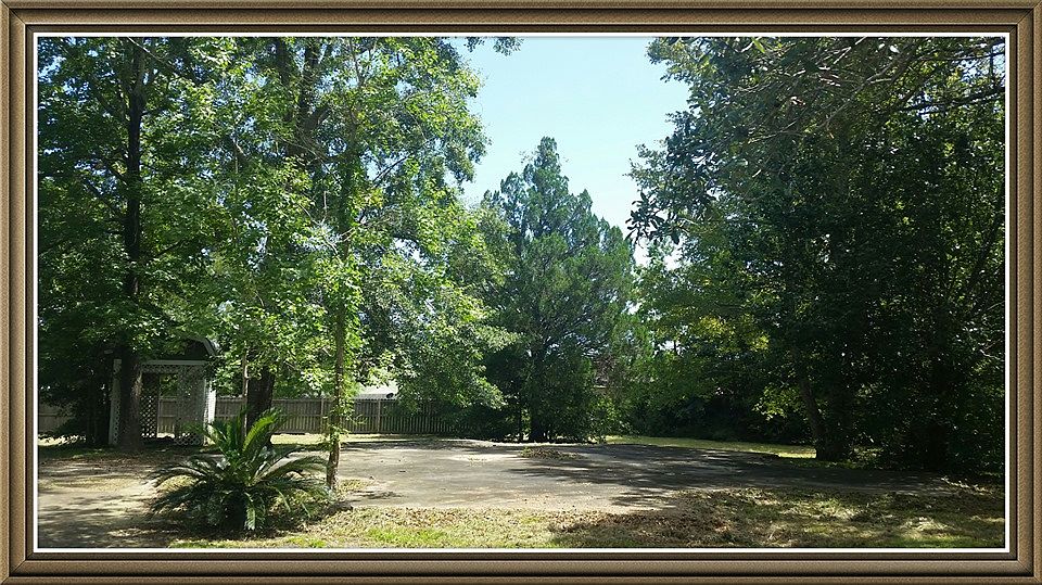 2nd image of 10420 Live Oak Dr