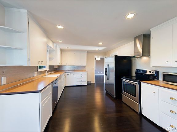 3rd image of 16029 84th Ave NE