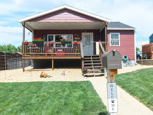 1017 Roberts St, Belle Fourche, SD 57717