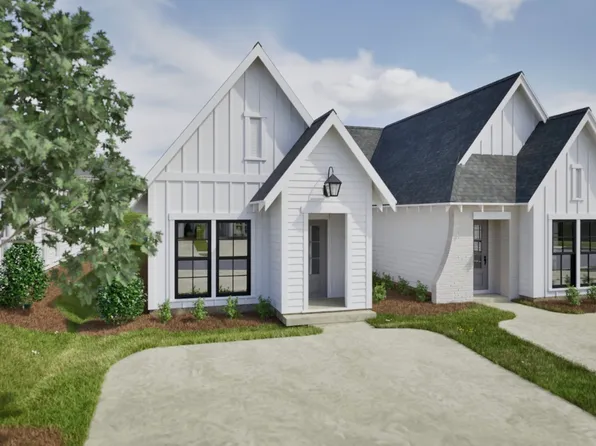 82 Hunter St, Opelika, AL 36801