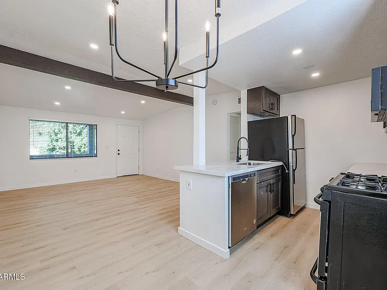 4224 N 12th St #202 — Photo 9