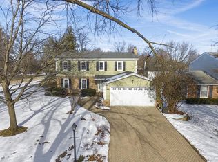 658 Glen Haven Ln, Glen Ellyn, IL 60137