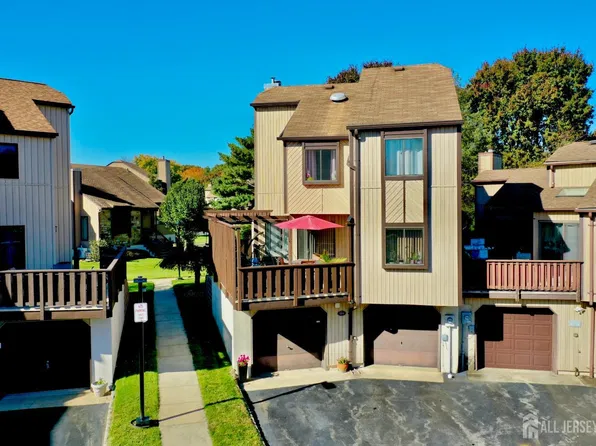 194 Goldmine Ln, Old Bridge, NJ 08857
