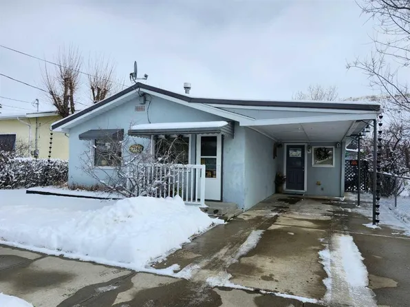 716 W 1st St SW, Drumheller, AB T0J 0Y6
