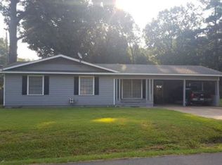 1601 Summit Dr, Hope, AR 71801
