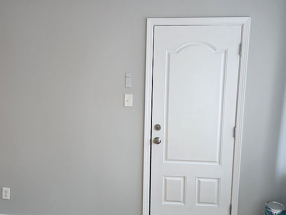 2nd image of 9412 Ravenswood Ave APT 1