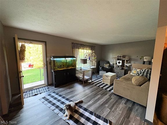 3rd image of 503 Meadowridge Ave NW