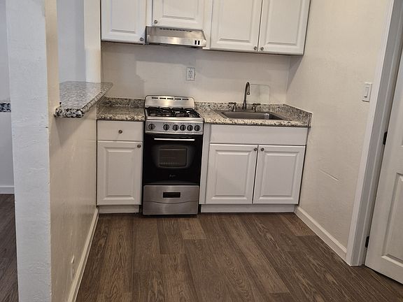 5th image of 144 Cooper Ave