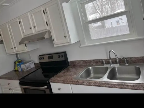 4 Spring Pl, Waterville, ME 04901