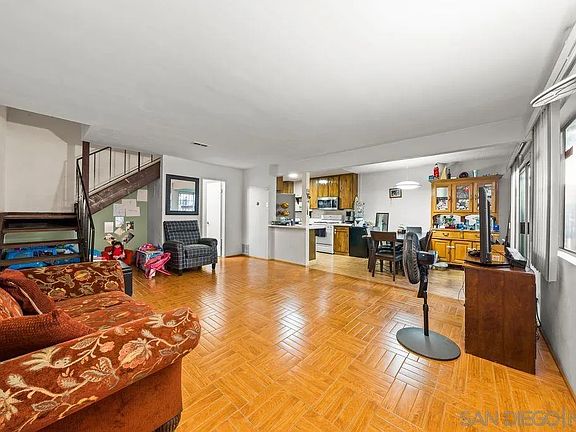 5th image of 1302 W San Ysidro Blvd Unit C