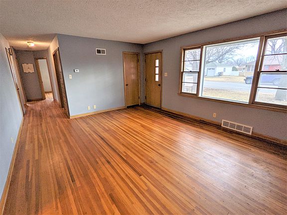 4th image of 2 Harvest Ln