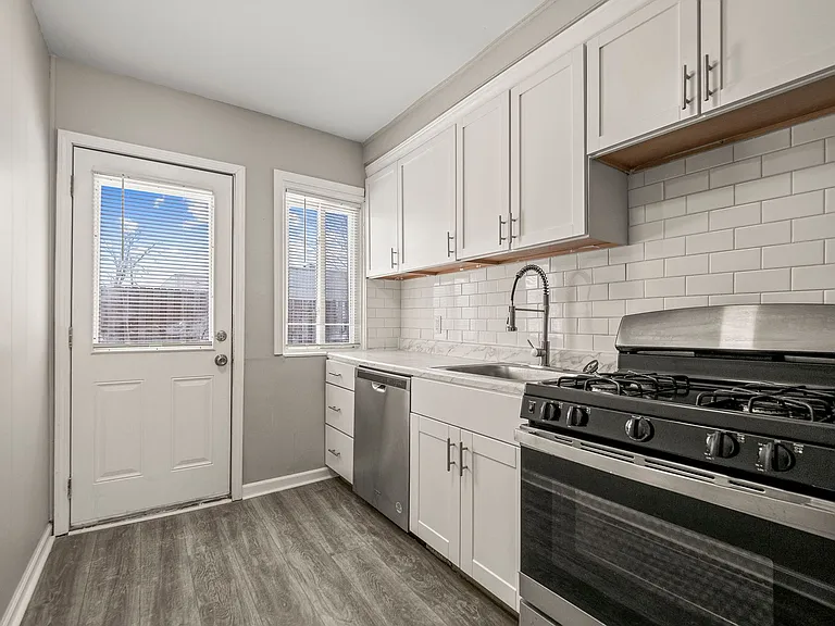 Ranch Apartment Homes in Great Troy Location — Photo 5