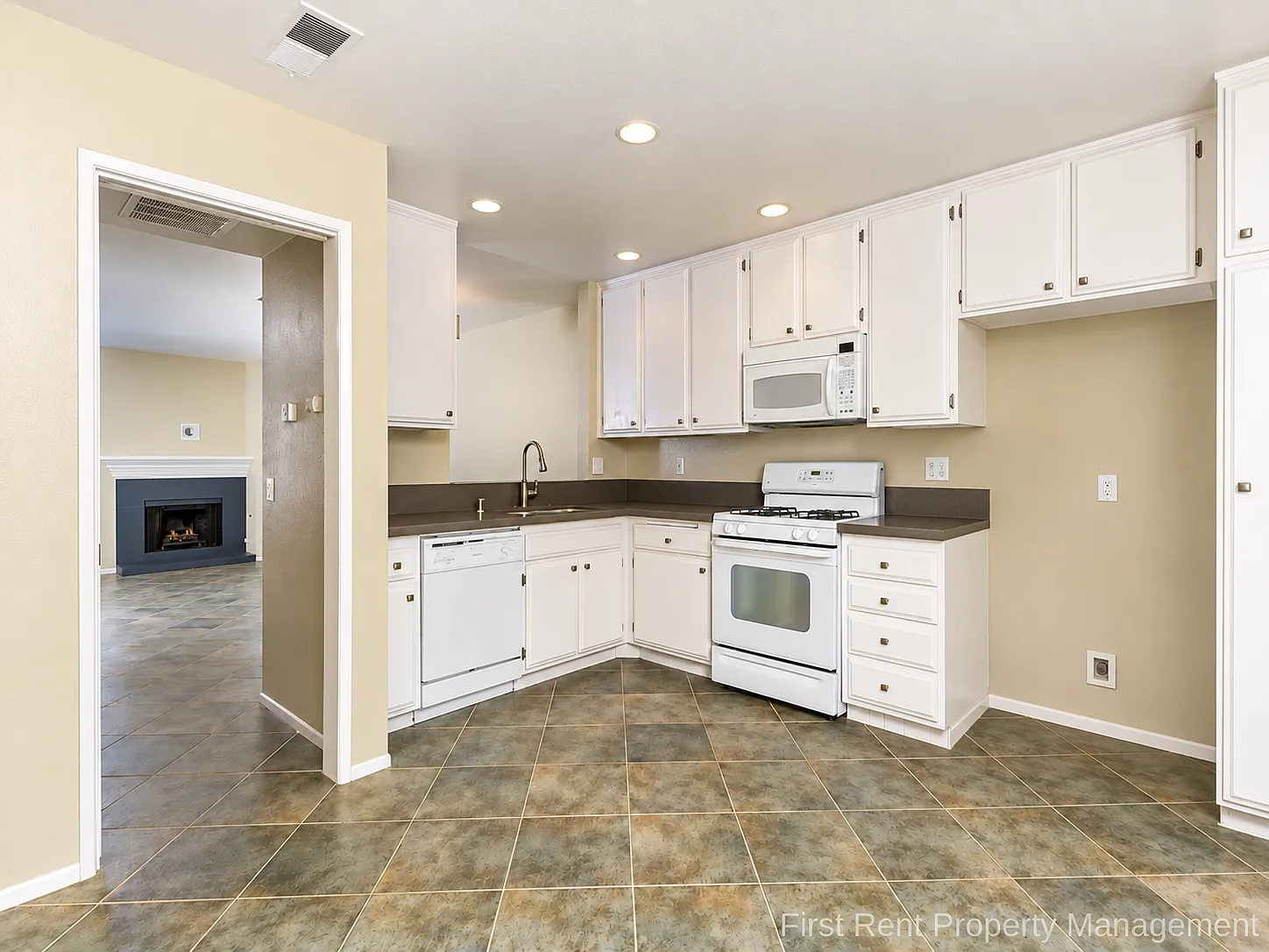 2 bed, 1342 sqft, $3,995 — Photo 4