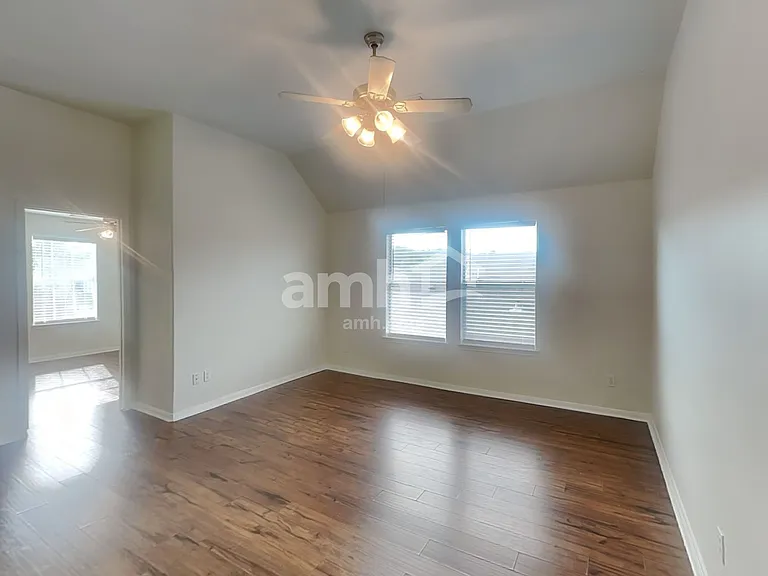 1052 Shadow Glenn Dr — Photo 16