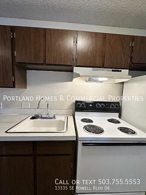 Second Floor, 1 Bedroom Unit, Near Transportation — Photo 3