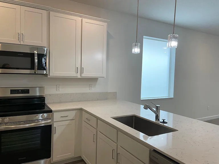 13419 Noble Dr — Photo 14