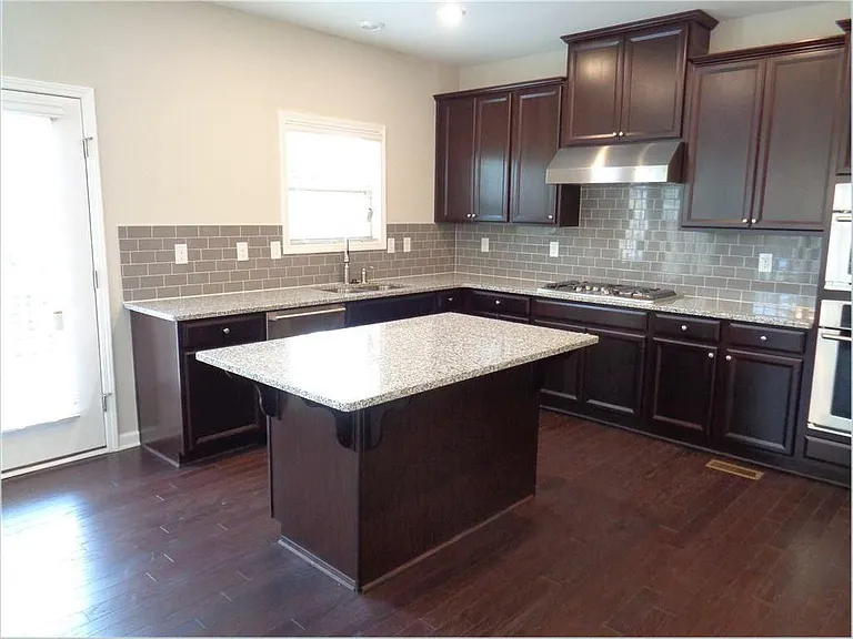 661 Sunset Park Dr — Photo 11